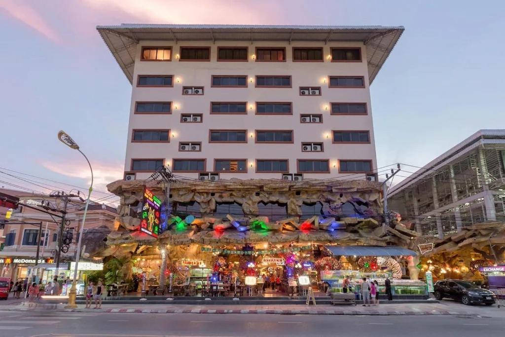 Tiger Complex By Eyg Hotel Patong Buitenkant foto